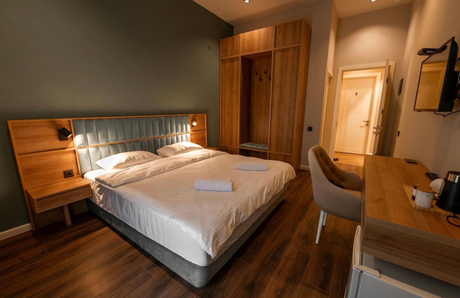 Central Hotel Кутаиси Екстериор снимка