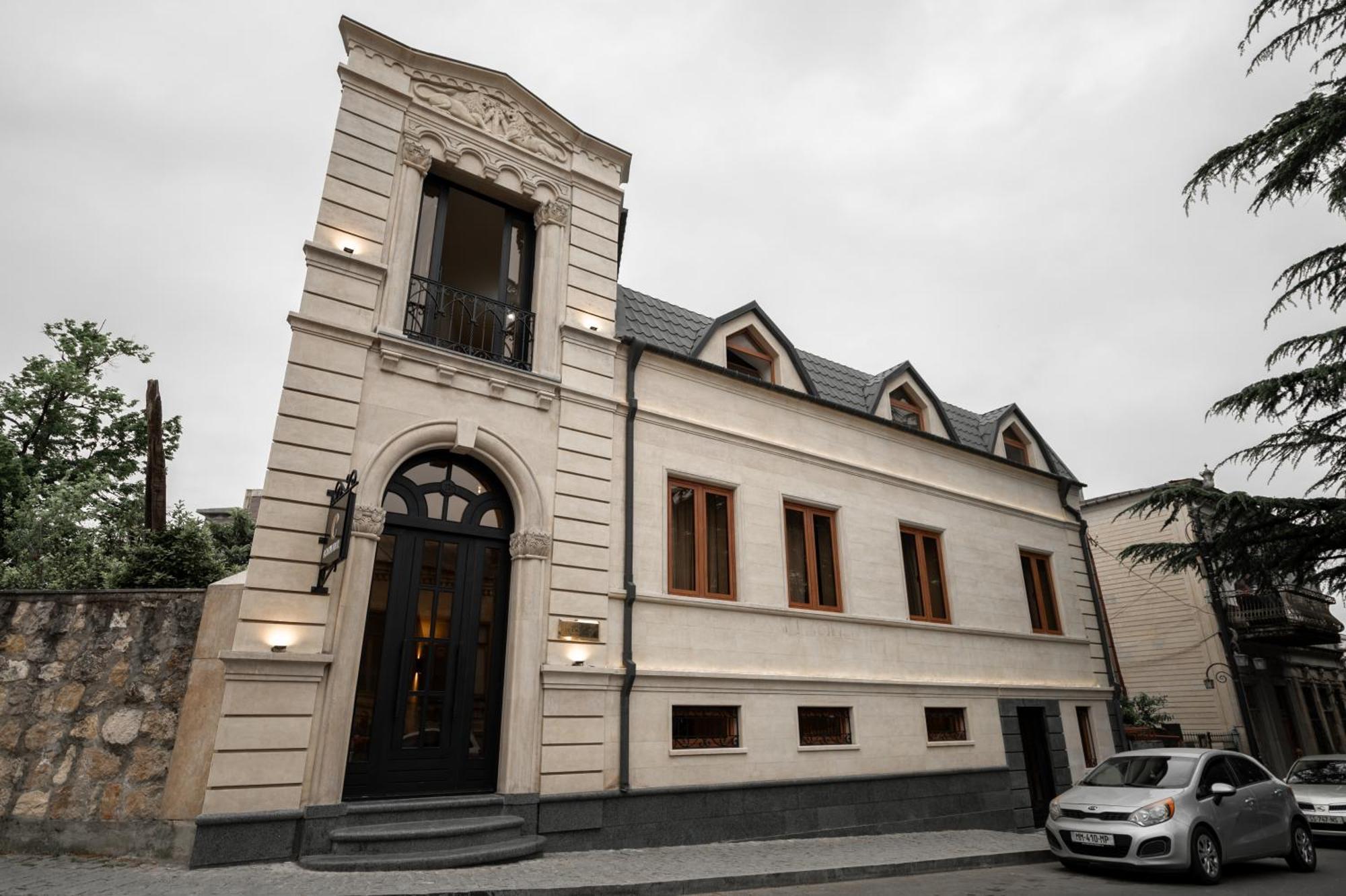 Central Hotel Кутаиси Екстериор снимка