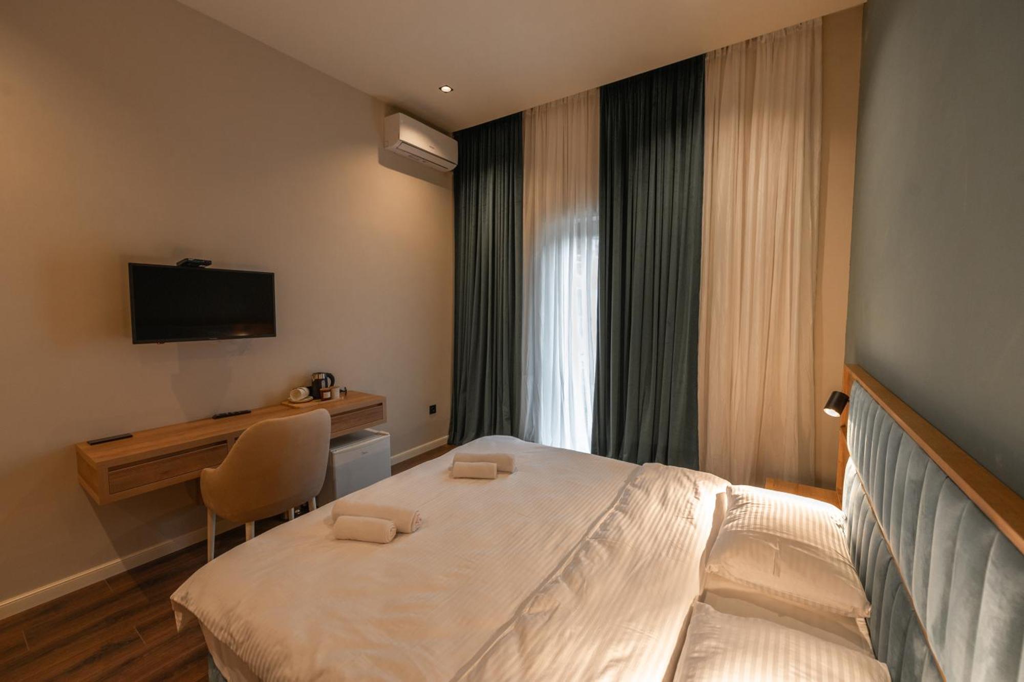 Central Hotel Кутаиси Екстериор снимка